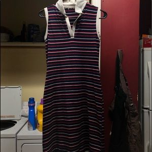 Free fall dress with a collar